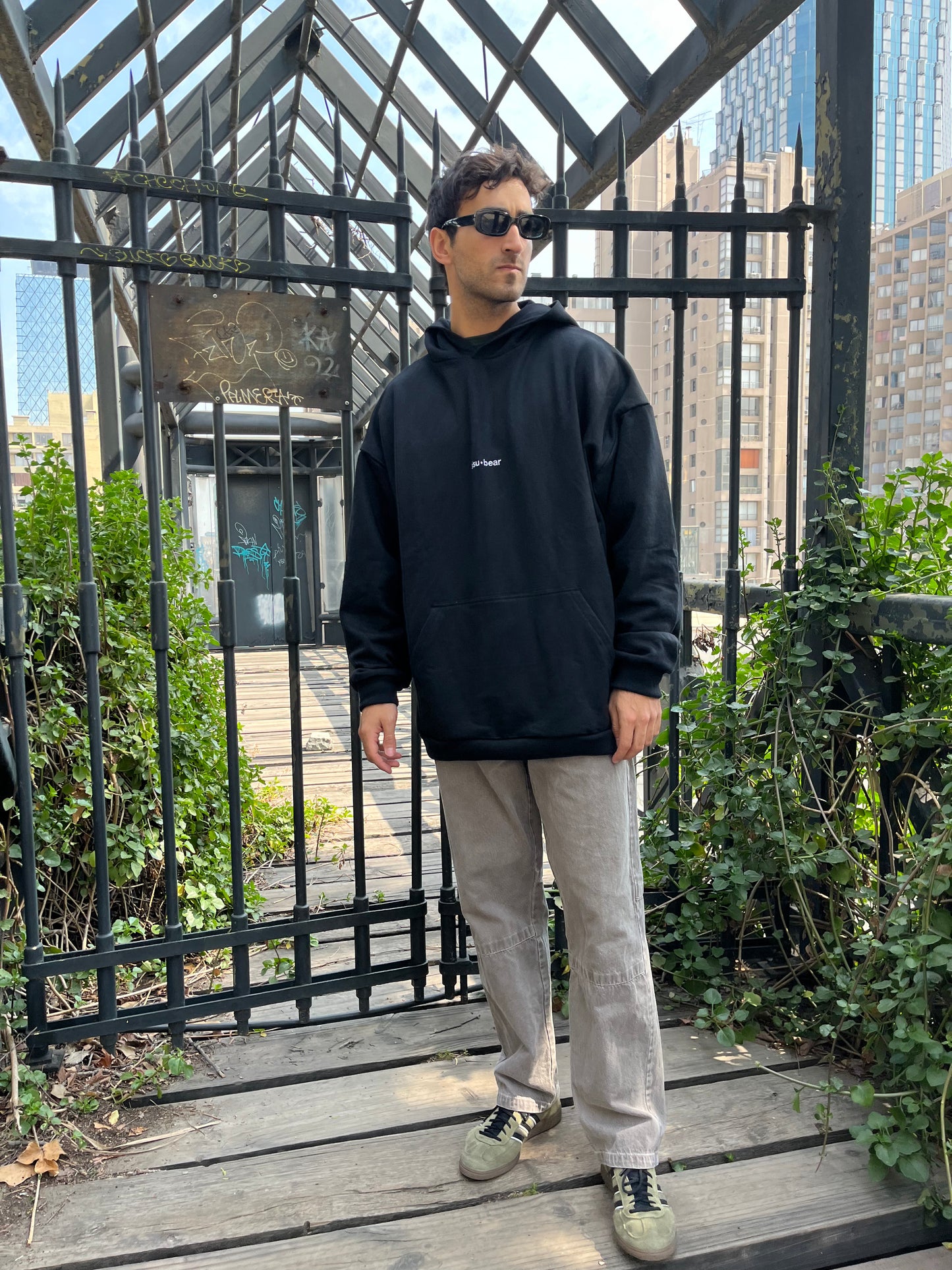 Polerón Negro Oversize